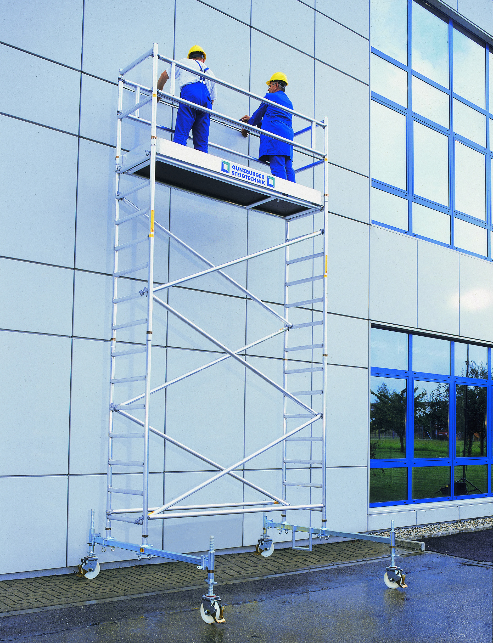 Aluminium-Rollgerüst Aluminium-Rollgerüst mit Fahrbalken, Gerüstgröße 0,75 m x 3,00 m, Standhöhe 2,51 m