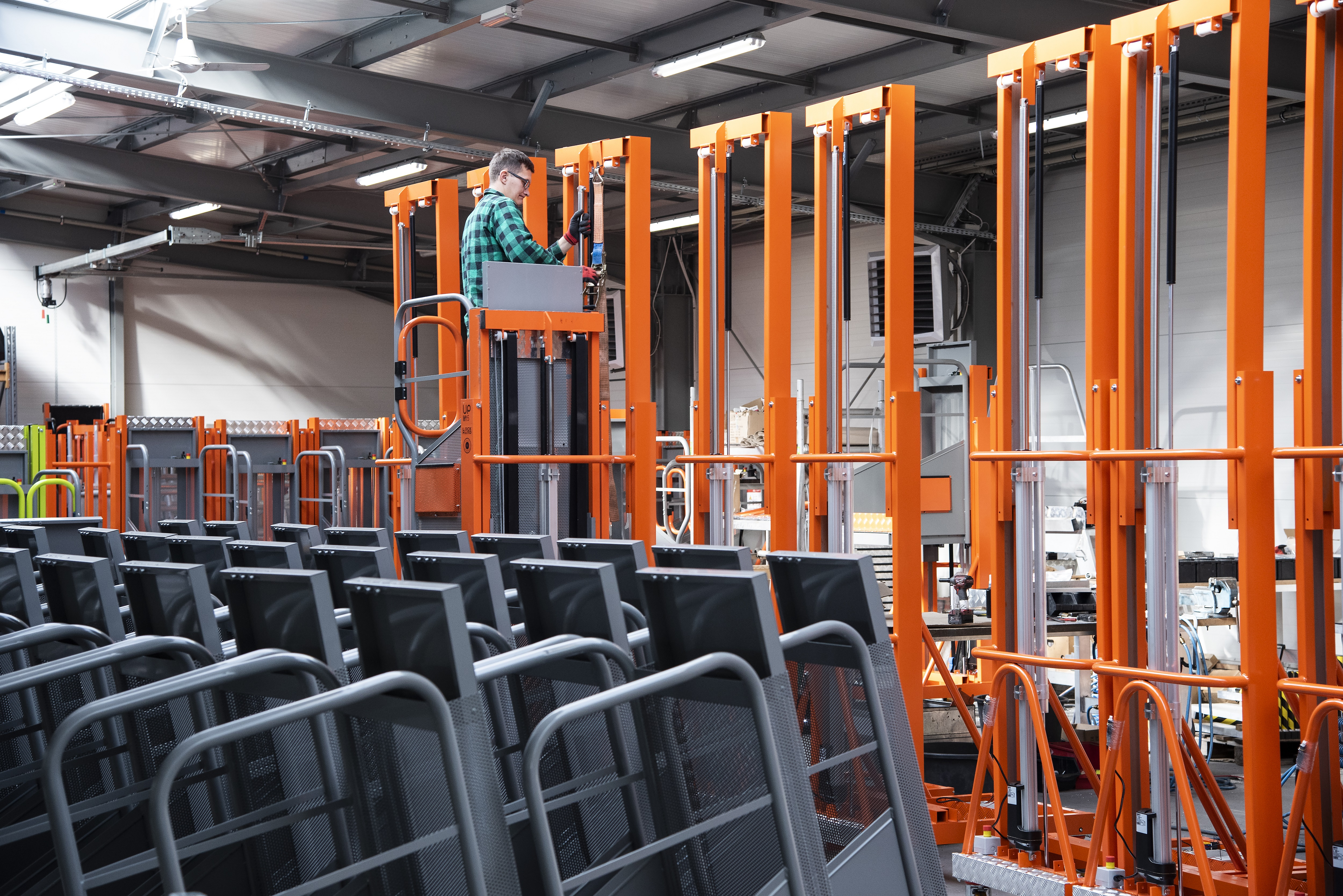 UpLift 5 120 HD-Ausführung mit Schwerlastrollen, 120kg Tragkraft UpLift 5 120 HD-Ausführung mit Schwerlastrollen, 120kg Tragkraft