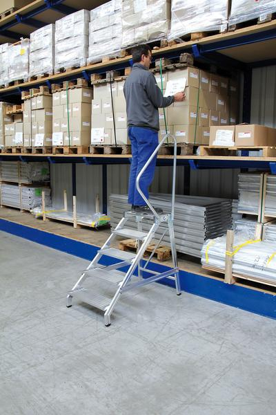 Anwendung Aluminium-Montagetritt, starr, mit Handlauf, 2 Stufen