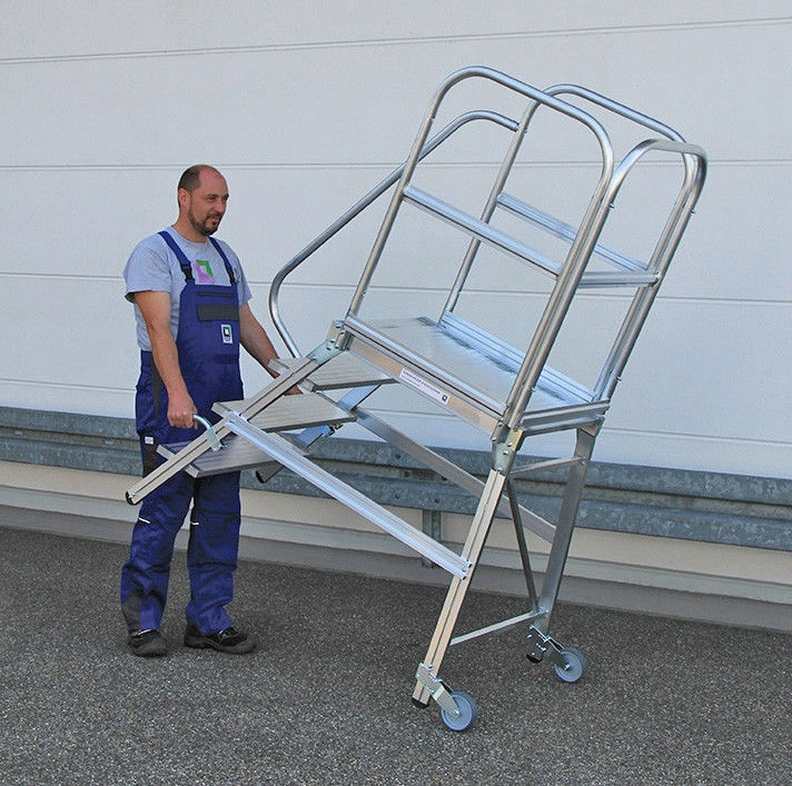 Aluminium-Podestleiter, einseitig begehbar, mit Rollen und Griff, Aluminium geriffelt, 3 Stufen Aluminium-Podestleiter, einseitig begehbar, mit Rollen und Griff, Aluminium geriffelt, 3 Stufen