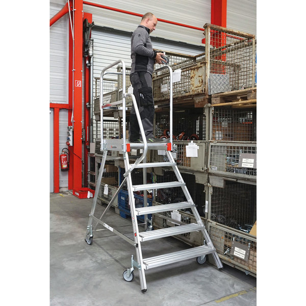 PREMIUM line Mobile Podesttreppe einseitig begehbar, 8 Stufen