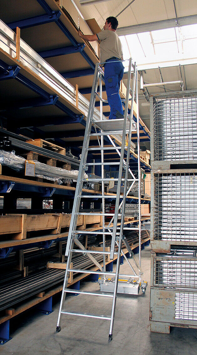 Aluminium-Podestleiter, fahrbar, klappbar, 6 Stufen Aluminium-Podestleiter, fahrbar, klappbar, 6 Stufen
