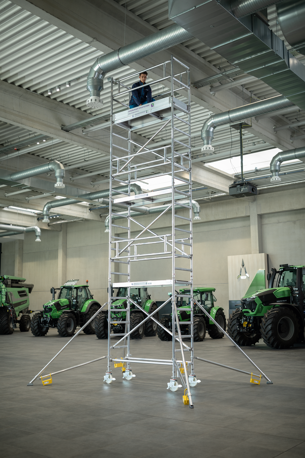 Aluminium-Rollgerüst mit Ausleger, Standhöhe 3,07 m Aluminium-Rollgerüst mit Ausleger, Standhöhe 3,07 m