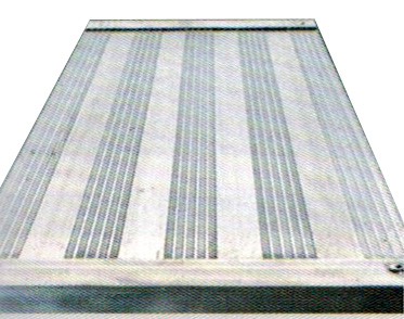 Treppe, 45° Steigwinkel, 600 mm Stufenbreite, Alu gerieft, 4 Stufen