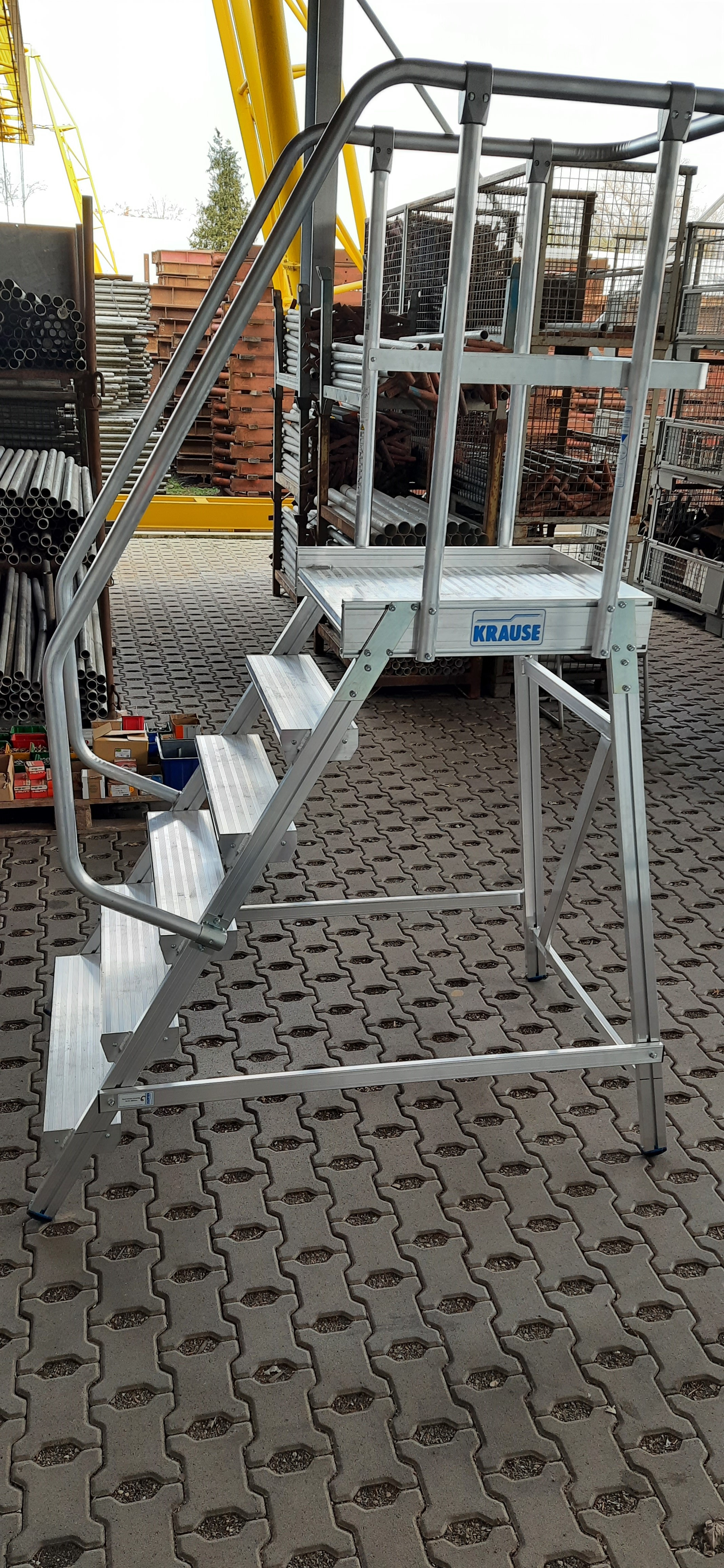 Podestleiter fahrbar, einseitig begehbar 3 Stufen
