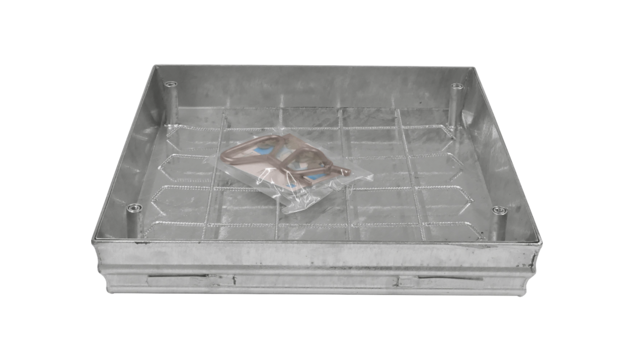 Schachtabdeckungen aus Edelstahl,  lichtes Schachtmaß 300 x 300 mm, mit Wanne