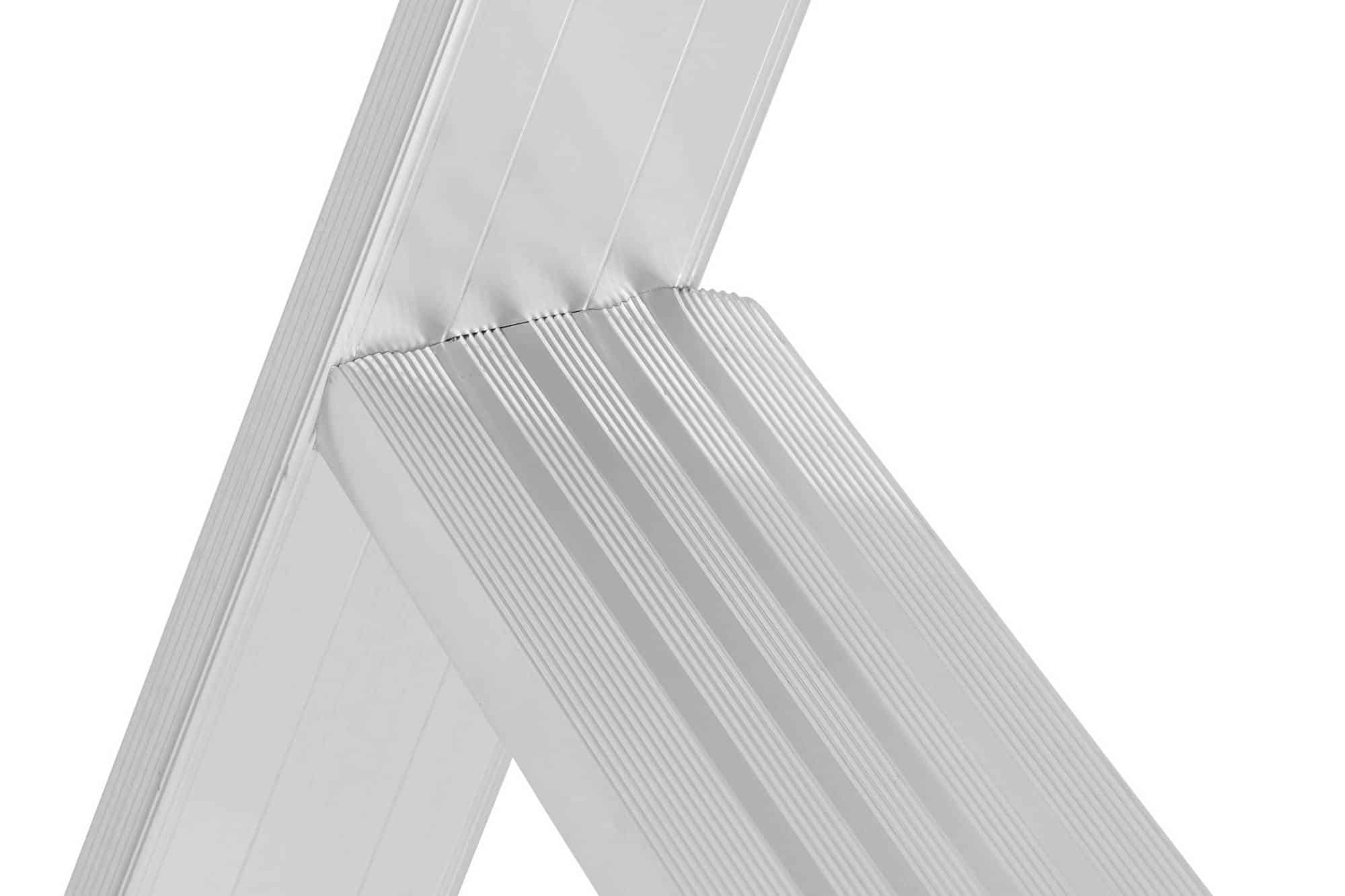 Stufenstehleiter mit Plattform und Rollen, einseitig begehbar - 6 Stufen
