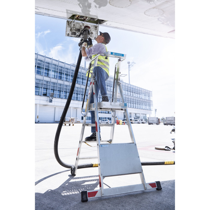 ZAP R13Master S, Gebördelte Plattformleiter, fahrbar, 6 Stufen einschl. Plattform