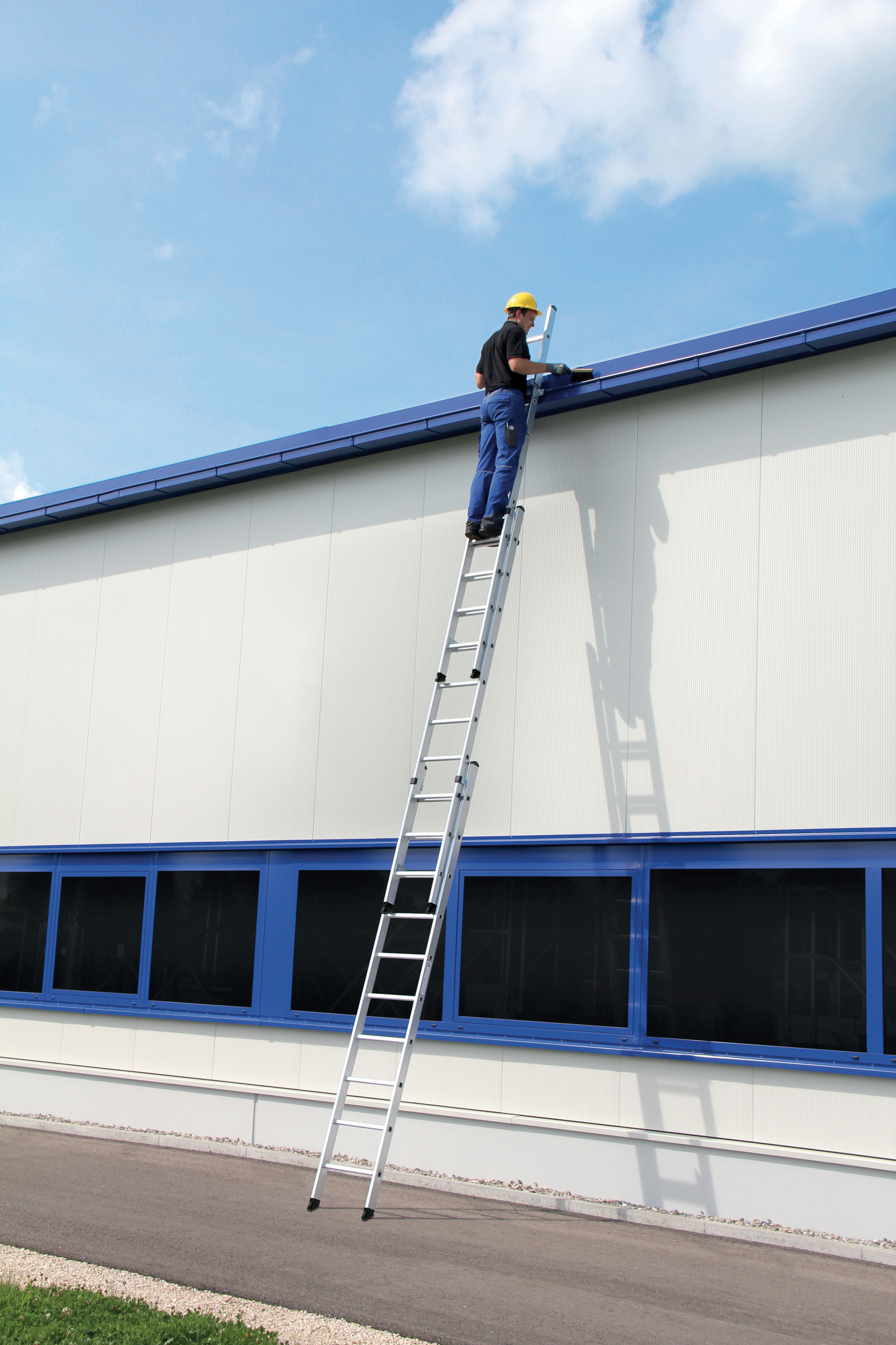Aluminium-Schiebeleiter 3-teilig Aluminium-Schiebeleiter 3-teilig - 3x8 Sprossen