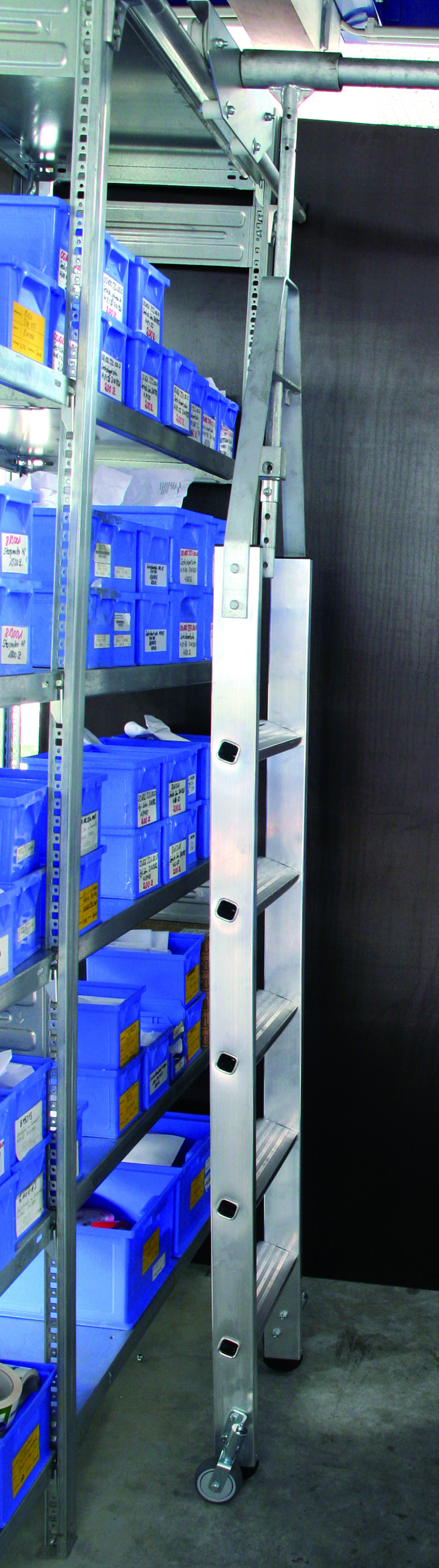 Aluminium-Regalleiter für Doppelregal, drehbar Aluminium-Regalleiter für Doppelregal, drehbar, 9 Stufen