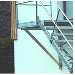 Stirnseitiges Geländer passend für Stufenbreite 600 mm