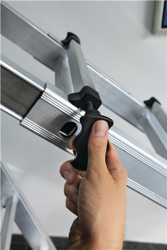 Teleskopleiter 4-teilig mit Traverse, 4 x 5 Sprossen