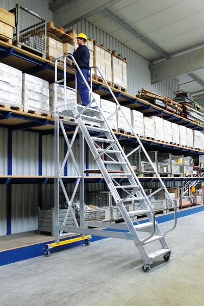 Aluminium-Plattform-Treppe fahrbar 60°, Stufenbreite 800 mm, 4 Stufen