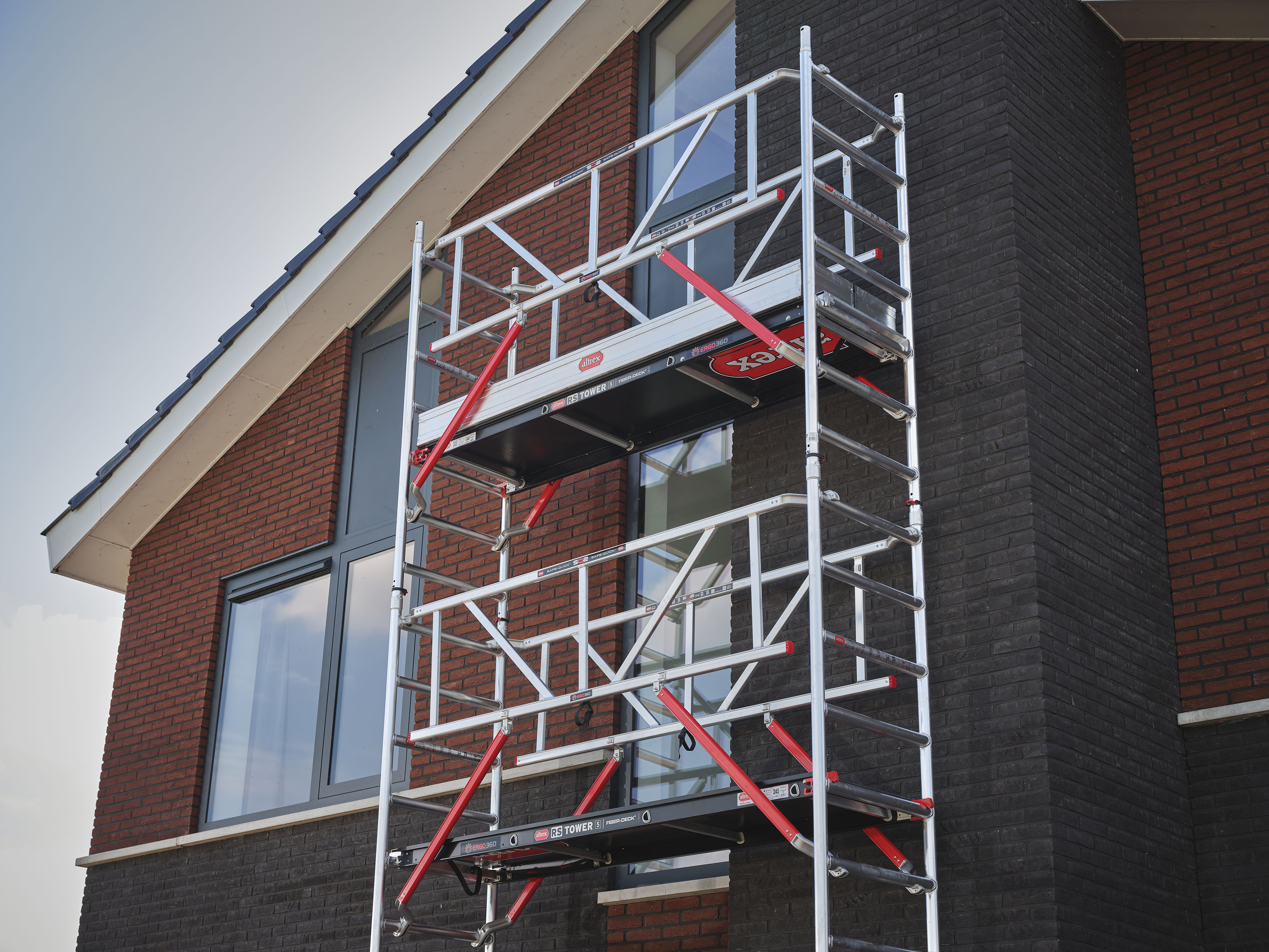 FAHRGERÜST RS TOWER 51 S mit Safe-Quick R2 - schmal 0.75 m Holz Länge 2,45 m Standhöhe 2,20