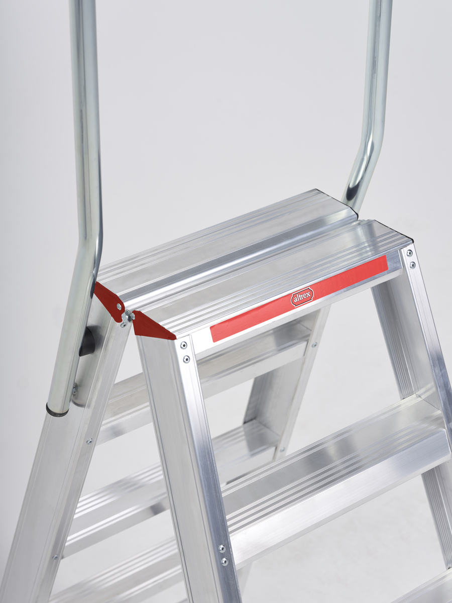 Sierra SDO- beidseitig begehbare Stufenstehleiter aus Aluminium Sierra SDO Stufenstehleiter, 3 Stufen