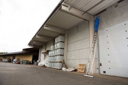 Stabilo Sprossen-Seilzugleiter, zweiteilig 2x15 Sprossen Stabilo Sprossen-Seilzugleiter, zweiteilig 2x15 Sprossen