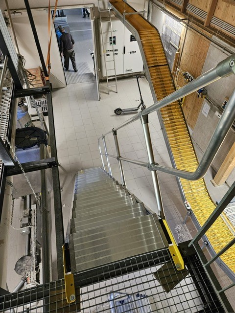 Aluminium-Treppe 45°, Stufenbreite 600 mm, 4 Stufen