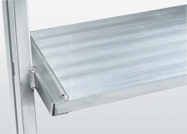 Aluminium-Podestleiter, einseitig begehbar, mit Rollen und Griff, Aluminium geriffelt, 3 Stufen