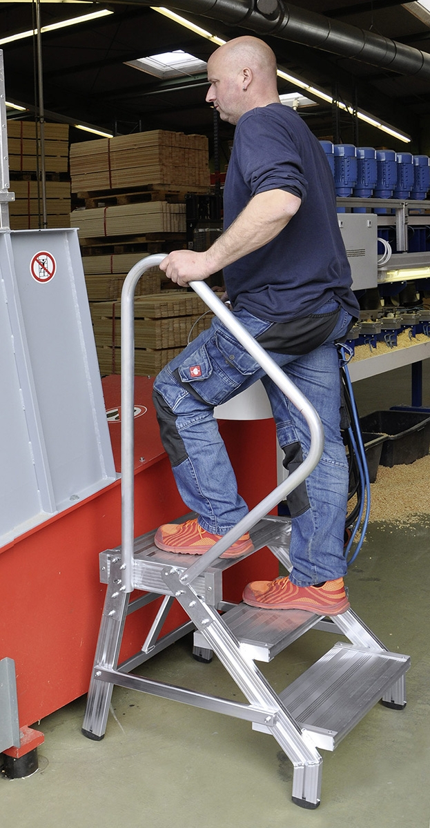 Nr. 336 PREMIUM-Line Alu-Arbeitstritt PREMIUM line Alu-Arbeitstritt, 2 Stufen