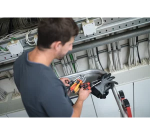 Plattformleiter GFK/ALU klappbar und fahrbar mit GFK-Handlauf, 5 Stufen