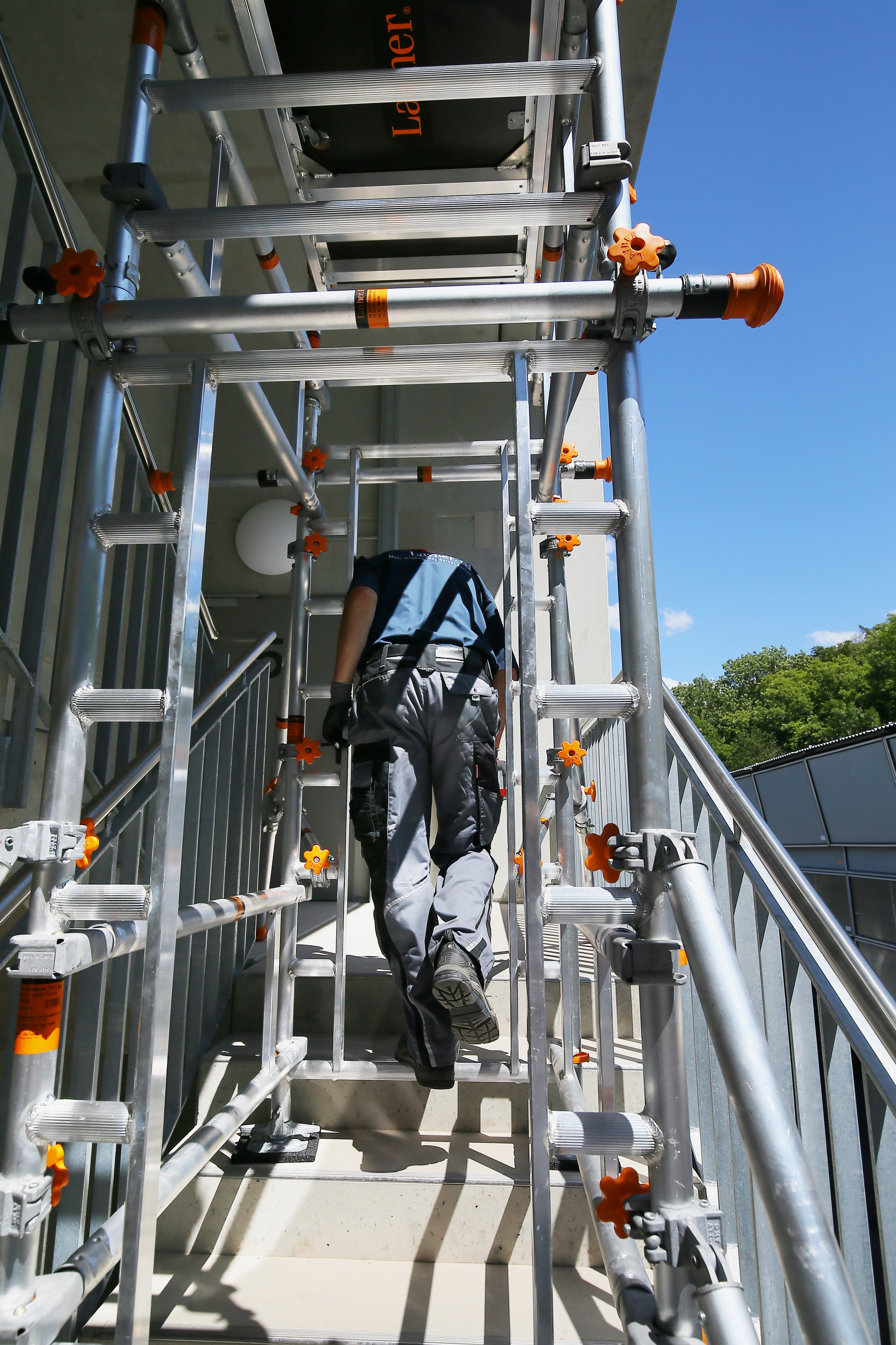 SoloTower Treppen-Kit mit einem Durchgang