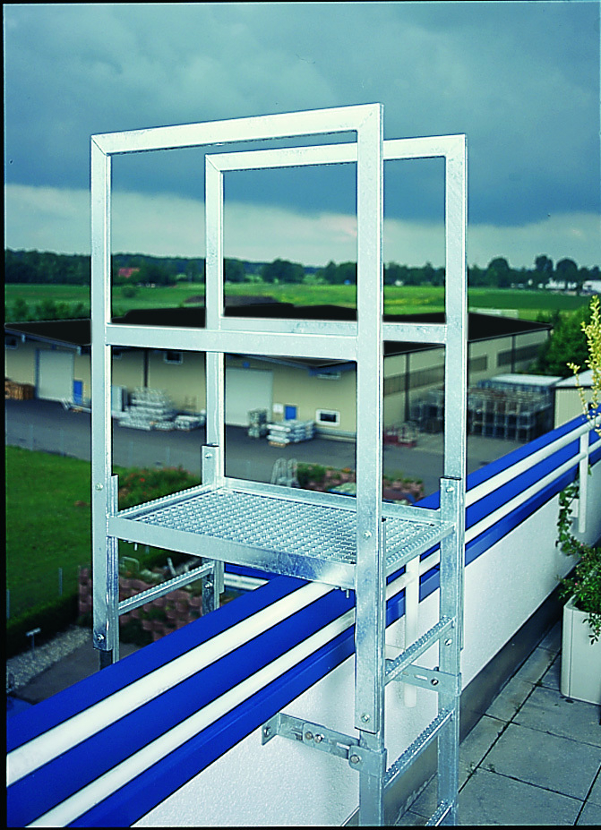 Attika-Überstieg , Aluminium blank, 1.600 mm Attika-Überstieg , Aluminium blank, 1.600 mm