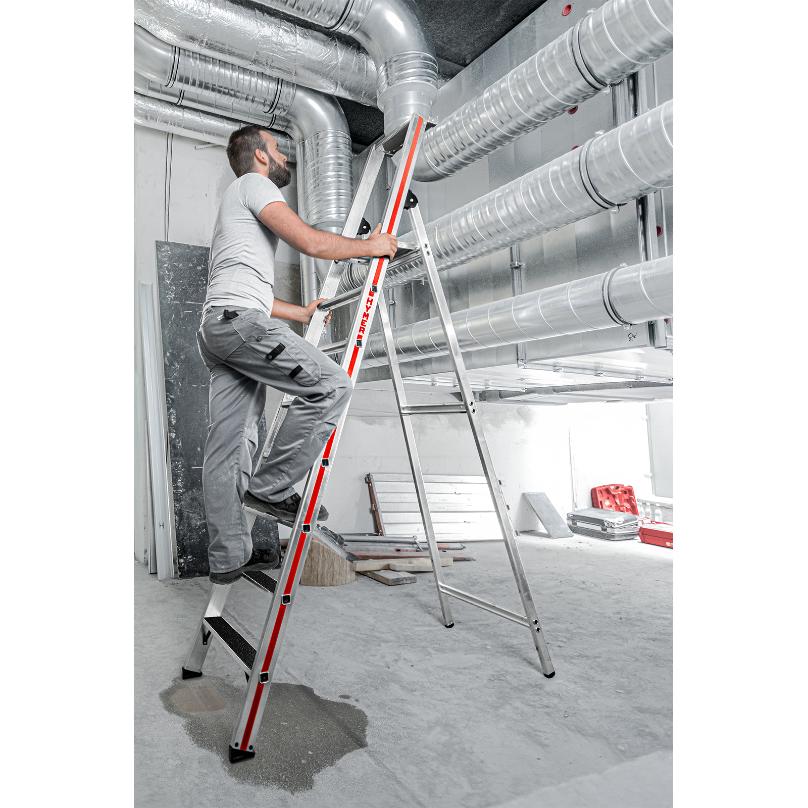 Stufenstehleiter R13 mit Plattform, einseitig begehbar - 8 Stufen