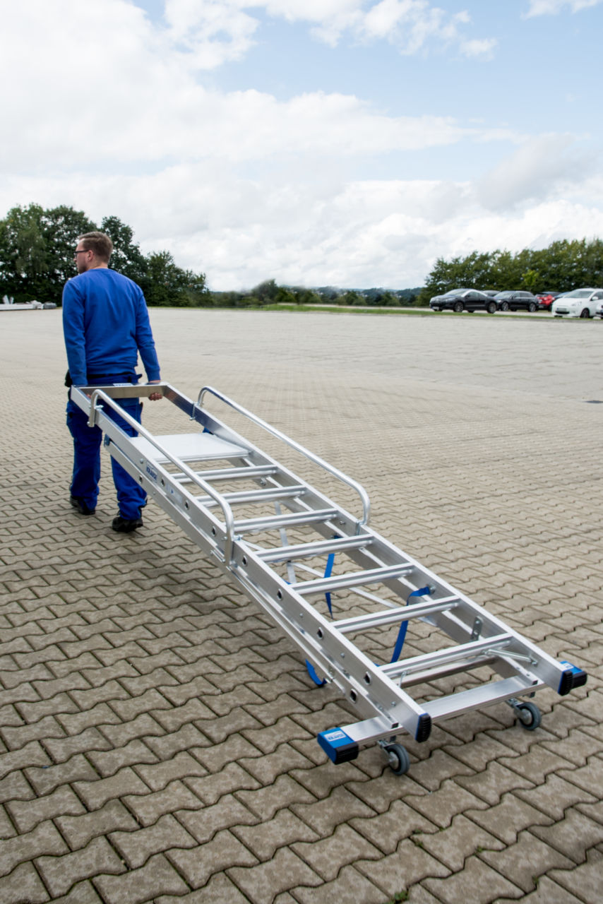 STABILO Stufen-Stehleiter mit großer Standplattform 4 Stufen