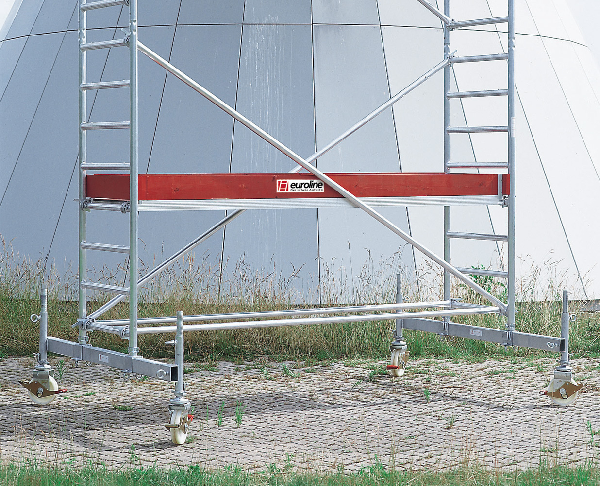 Fahrgerüst Typ 9522 mit Fahrbalken starr und Sicherheitsaufbau Gerüsttyp 9522 mit Fahrbalken starr und Sicherheitsgeländer, Arbeitshöhe 5,30 m